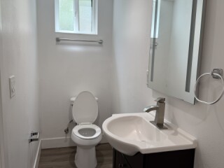 1106 W 41 st street Los Angeles CA Private Room/...