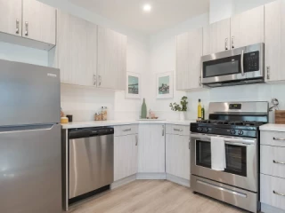 Furnished 1 bed 1 bath Studio Apartment for rent (Furnished)