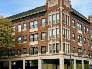 Prime Edgewater Location - Great Transportation