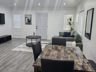 Modern, Move-In Ready 2-Bedroom Home in Los Angeles (With a...